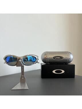Oakley Men's Silver and Black Sunglass